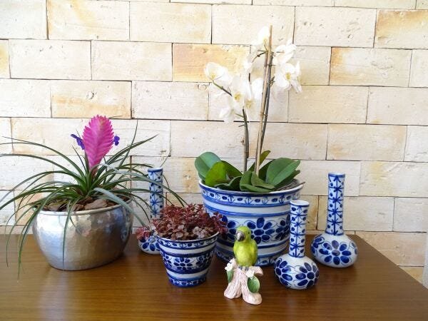 Vaso Decorativo Com Prato de Porcelana Azul e Branca Pintado à Mão - 5