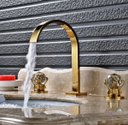 Ver imagem 1 de Torneira Lavabo Banheiro Duplo Comando Dourada Com Pedra