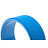 Roda de yoga azul 404080342 - 2