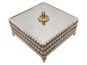 Ver imagem 1 de Caixas porta Joias luxo tira strass dourado e perolas Tampa vidro