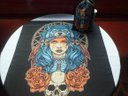 Ver imagem 2 de Toalha Esoterica Tarot Rosto Mulher Xamã Rosas Pena Caveira