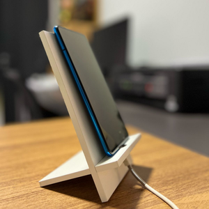 Suporte de Celular para Mesa de Trabalho em Mdf