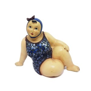 Escultura Banhista Resina Sentada Maiô Mosaico Touca Azul
