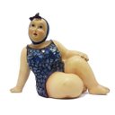 Ver imagem 4 de Escultura Banhista Resina Sentada Maiô Mosaico Touca Azul