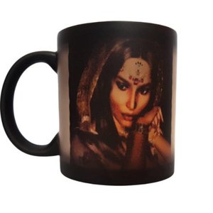 CANECA DE CERAMICA RESINADA E MAGINA PRETA (CIGANA)