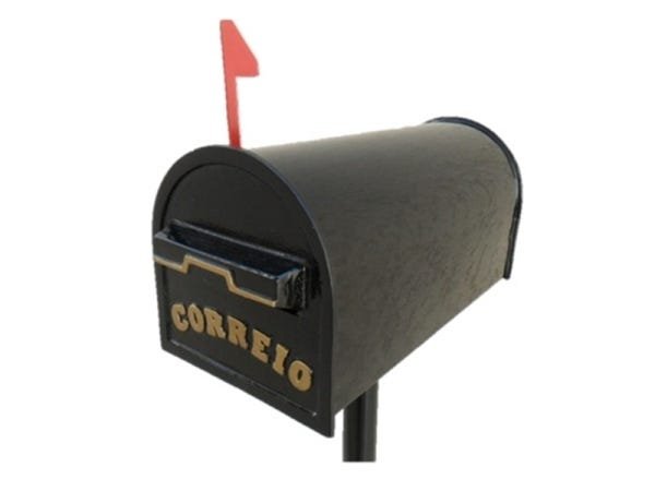 caixa de correio modelo colonial com pé de fixação na cor da caixa para jardim - 2