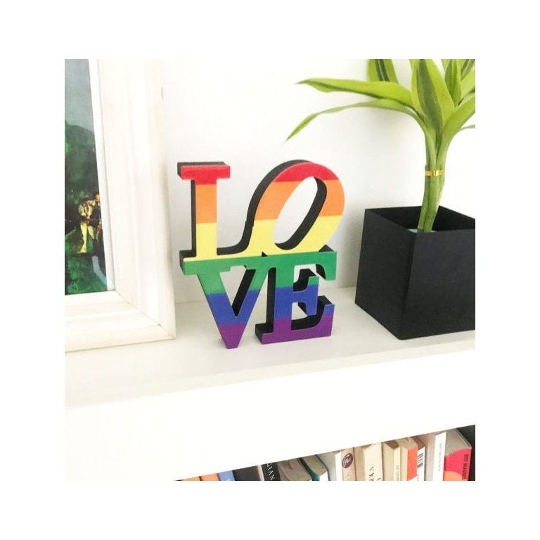 Escultura de Mesa Love Wins