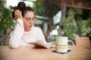 Ver imagem 3 de Caneca Ecf Dia da Mulher - Tulipas Amarelas Porcelana Branca 325ml