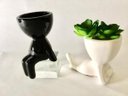 Ver imagem 2 de Vaso Cerâmica Preta Estilo Sentado e Vaso Cerâmica Branco Estilo Deitado com Planta Decor