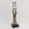 Enfeite Estátua Casal Beijo Prata 40x10x9cm Noivos Topo Bolo - 2