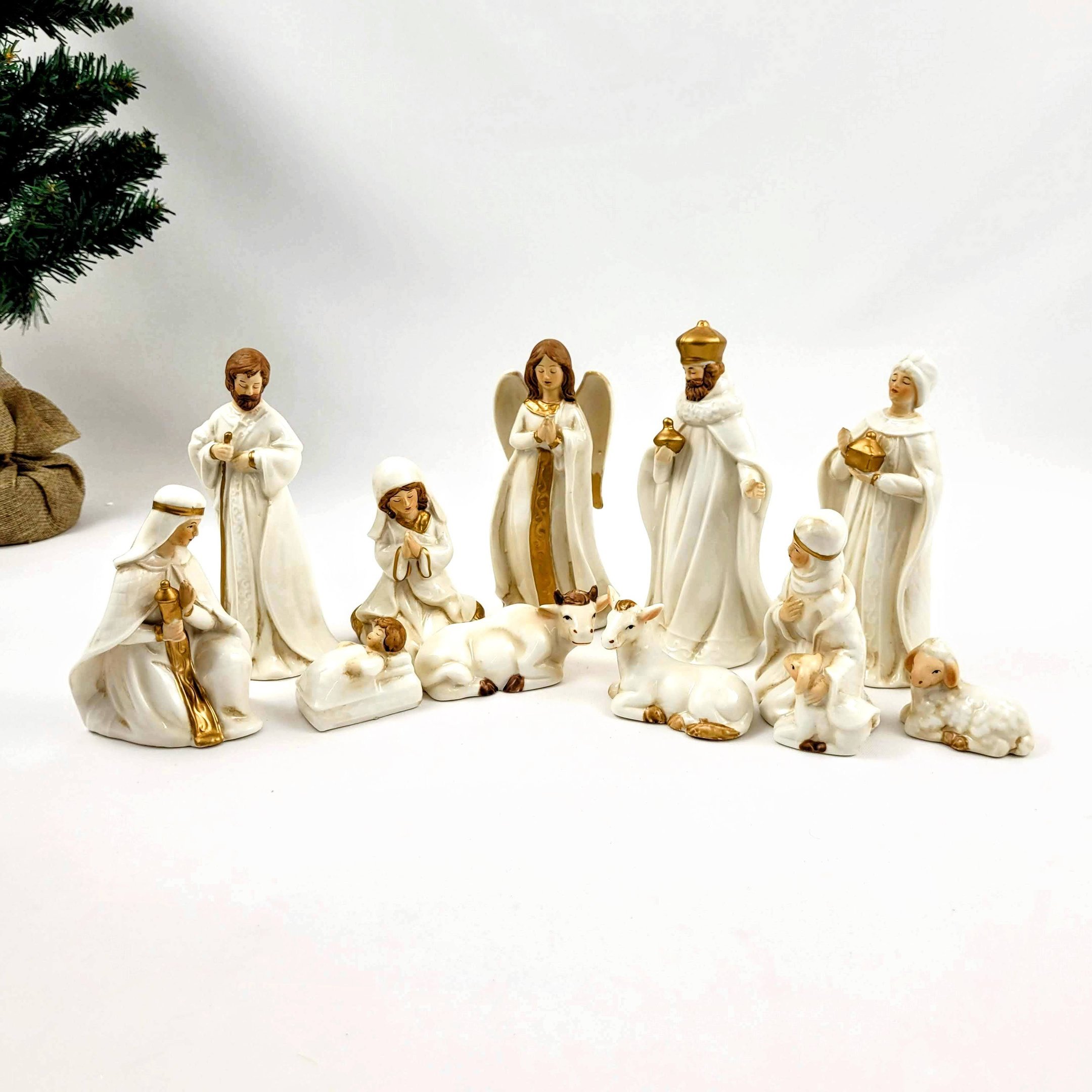 Presépio De Porcelana Branco E Dourado Natal 11pc - 2