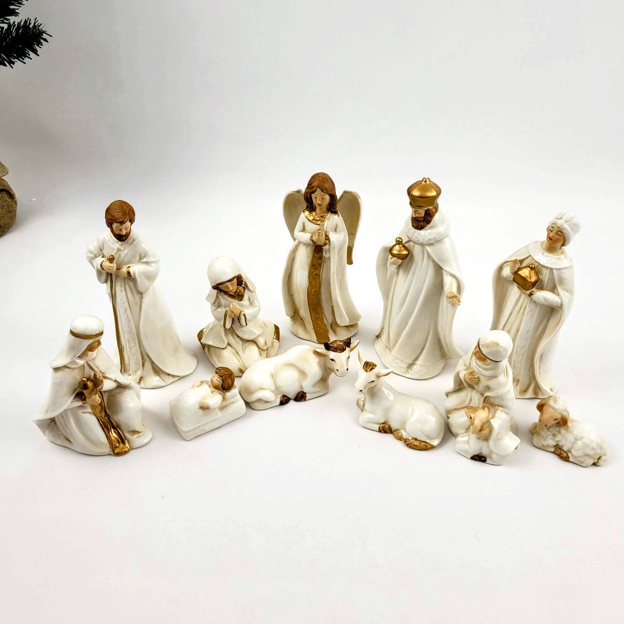 Presépio De Porcelana Branco E Dourado Natal 11pc - 7