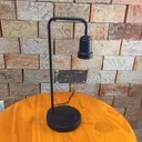 Ver imagem 3 de Luminária de Mesa Retrô Bivolt Preta em Alumínio Megan