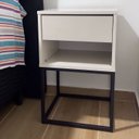 Ver imagem 4 de Mesa de Cabeceira Industrial Pé de Aço 1 Gaveta Corrediça Telescópica 1 Nicho - Off White/pé Preto