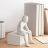 Escultura Decorativa "Pessoa Sentada" Poliresina Off White 17,5x15 cm - D'Rossi - 2