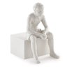Escultura Decorativa "Pessoa Sentada" Poliresina Off White 17,5x15 cm - D'Rossi - 1