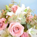 Ver imagem 2 de Arranjo de Flores Artificiais de Rosas e Lírios no Vaso de Vidro Preto