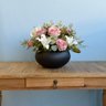 Arranjo de Flores Artificiais de Rosas e Lírios no Vaso de Vidro Preto - 6