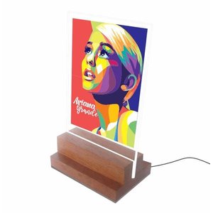 Abajur e Luminária - Ariana Grande