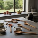 Ver imagem 3 de Kit 6 Colheres de Pau 25 Cm em Madeira Artesanal Teixeira:marrom-claro