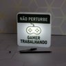 Luminária Slim Box Gamer Trabalhando - 2