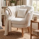 Ver imagem 1 de Poltrona Decorativa Sala de Estar Pétala Bouclê Off White - Montanaris Decor