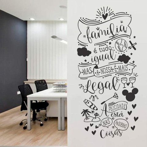 Adesivo de parede Frase Familia e Tudo Igual Mas a Minha e Mais Legal-Grande 160x75cm