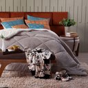 Ver imagem 5 de Cobertor Caqui+almofadas King 7pçs Duplaface Sherpa e Manta