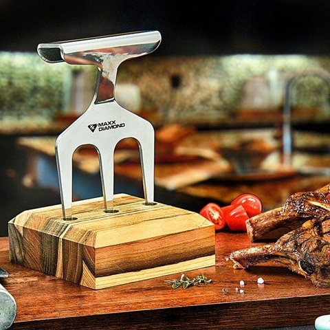 Garfo Tridente para Churrasco em Inox com Base Madeira Teca