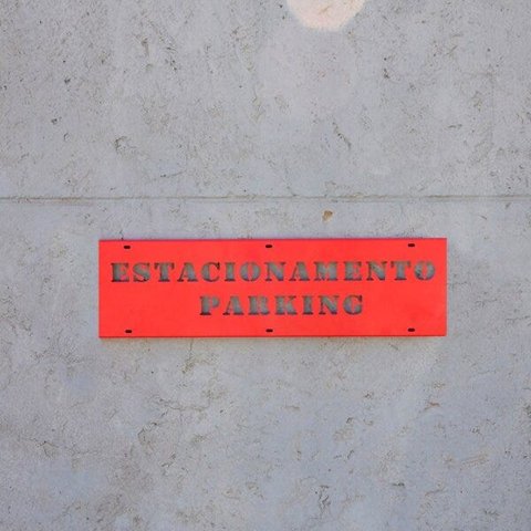 Placa de Estacionamento - Central - Aço - Vermelho