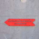 Ver imagem 5 de Placa de Estacionamento Parking - Sentido Esquerdo - Aço - Vermelho