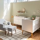 Ver imagem 1 de Kit Quarto Theo com Pés Retrô Mel - Berço + Cômoda 6 Gavetas + Poltrona de Amamentação Capri com Puf