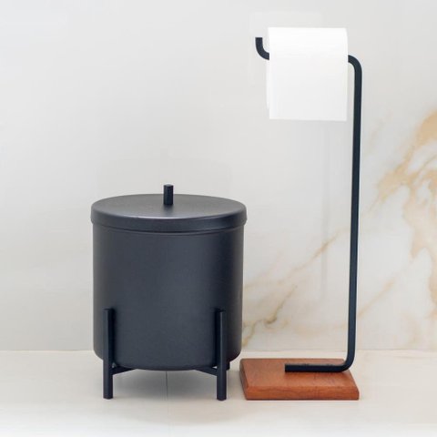 Suporte Papel Higiênico e Lixeira Level Base Madeira Peroba Rosa Banheiro Design Luxo Preto Larbelle