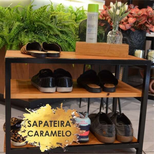 Banco Sapateira para Porta de Casa em Ferro e Madeira para Organizar Sapatos Caramelo - 2