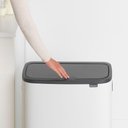 Ver imagem 4 de Lixeira Bo Touch Bin em Aço 60 Litros Brabantia Branca