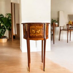 Mesa de Cabeceira Oval - 70x37x30 - 2
