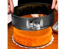 Ver imagem 6 de Forma de Metal com Fundo Removível Redonda para Bolos 26 Cm