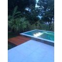 Ver imagem 2 de Piso Atérmico para Piscina ou Sauna 50x50x1,5cm Bahamas Cinza - Areia de Quartzo Ind. Cimentícia