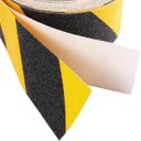 Ver imagem 5 de Fita Antiderrapante 5 Metros Listrada Adesivo Piso Chao Degrau Escada Rampa Demarcaçao Previne Acide