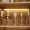 Ver imagem 3 de Cristaleira 4 Portas 2 Gavetas com Led e Rodapé Allure Linea Brasil