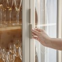 Ver imagem 6 de Cristaleira 4 Portas 2 Gavetas com Led e Rodapé Allure Linea Brasil