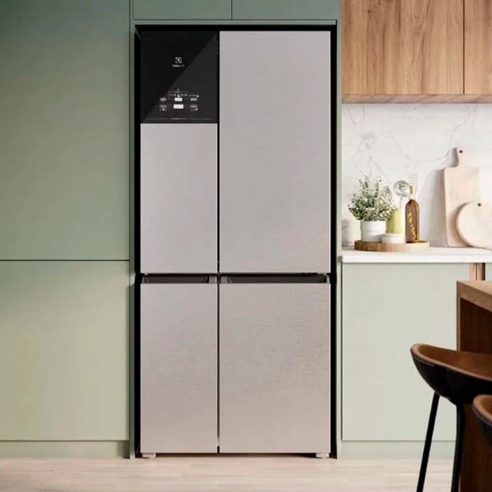 Geladeira Electrolux multidoor experience 581L 4 Portas IQ8S