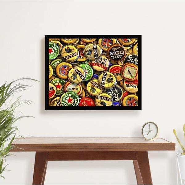 Quadro Tampinhas de Cerveja 24x18cm - com Vidro | MadeiraMadeira