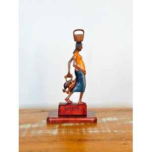 Escultura Mulher da Galinha - Mestre Carlos B - Sertânia - Decoração Madeira