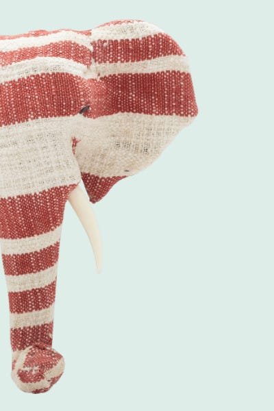 ENFEITE FERRO E TECIDO RECICLADO ELEPHANT - BRANCO E VERMELHO - 2