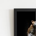 Ver imagem 2 de Onça Pintada Foto Minimalista Quadro Moldura Preta 60x40cm