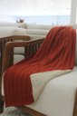 Ver imagem 1 de Peseira Tricô Tranças Forrada Pelo Sherpa Carlan