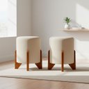 Ver imagem 1 de Kit 2 Puffs Decorativos Eloah Redondo Assento Extra para Sala Quarto Suede Pufe com Pés de Madeira