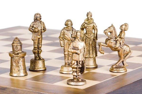 Kit Decoração Xadrez Chess Gold Cavalo Rainha e Rei em Alumínio
