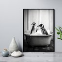 Ver imagem 1 de Quadro para Banheiro Casal de Pinguins 45x34cm - com Vidro:madeira Preta